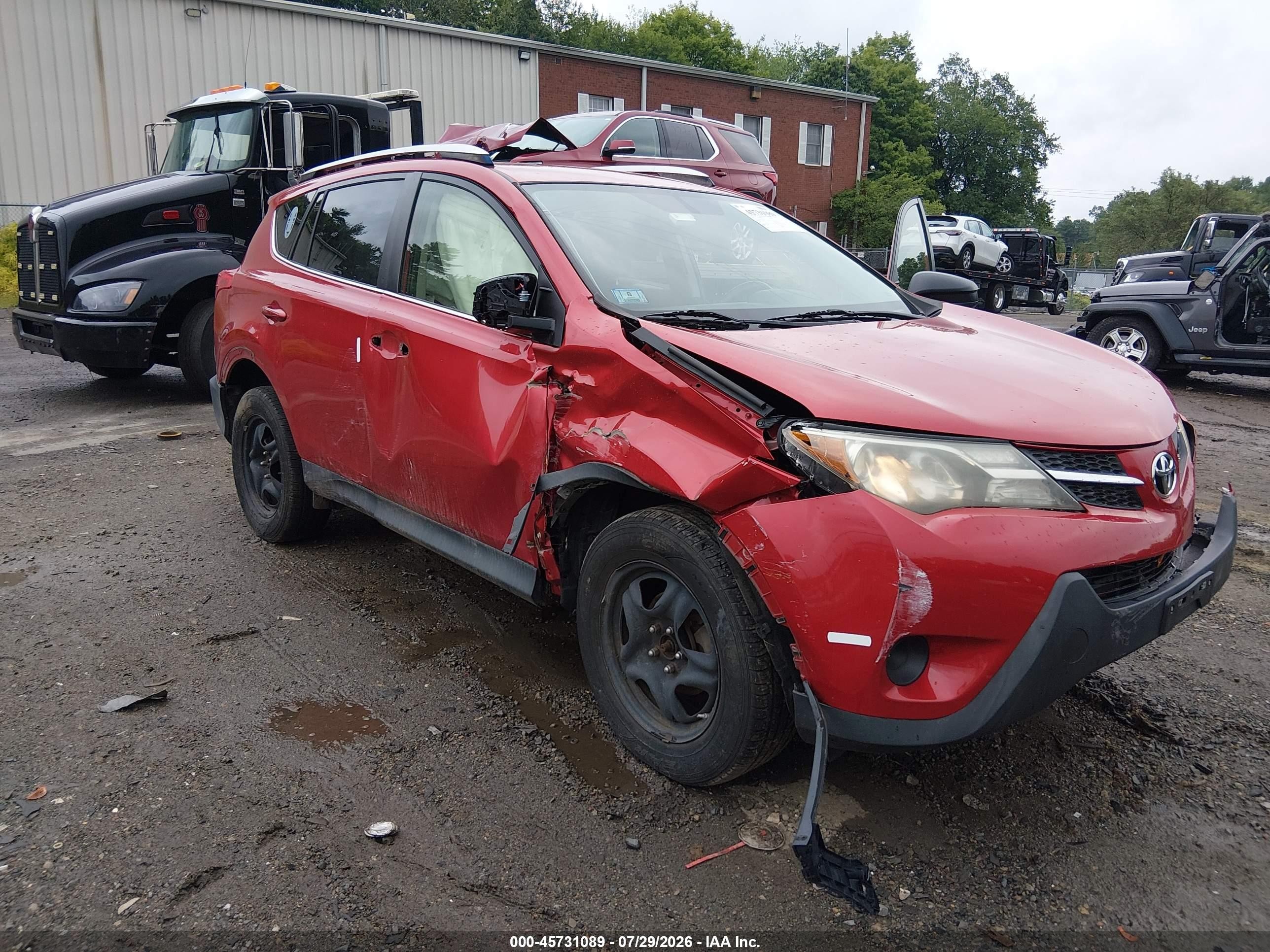 2015 Toyota Rav4 Le Red vin: JTMBFREV6FJ037332