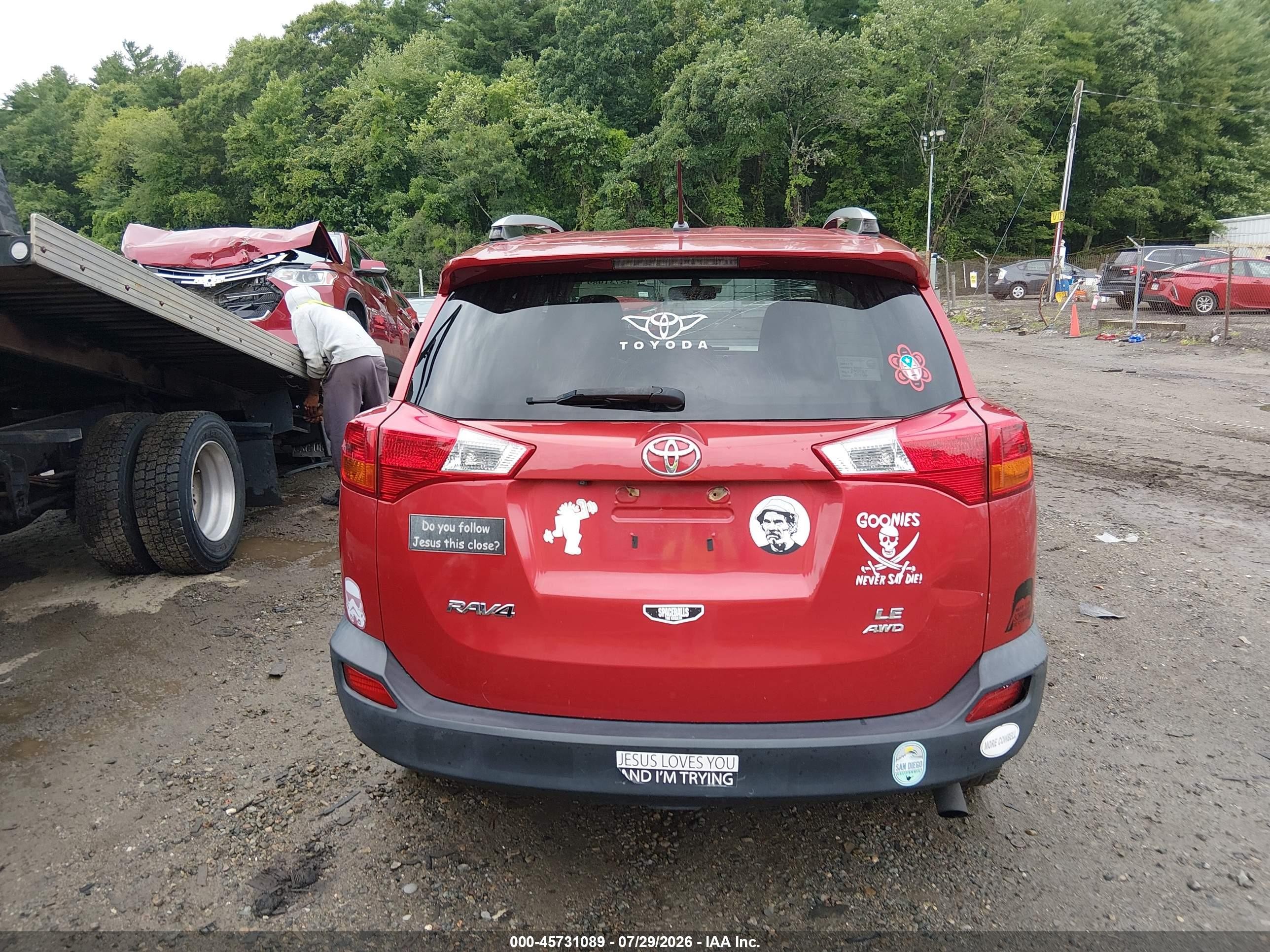 2015 Toyota Rav4 Le Red vin: JTMBFREV6FJ037332
