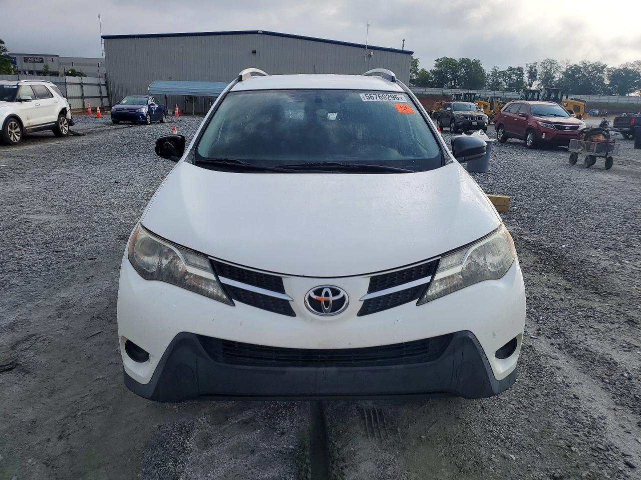 2015 Toyota Rav4 Le White vin: JTMBFREV6FJ042045