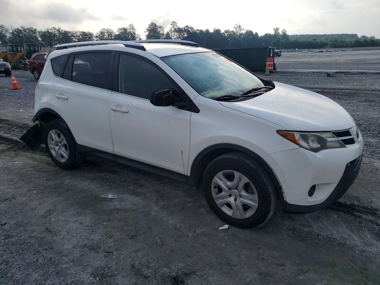 2015 Toyota Rav4 Le White vin: JTMBFREV6FJ042045