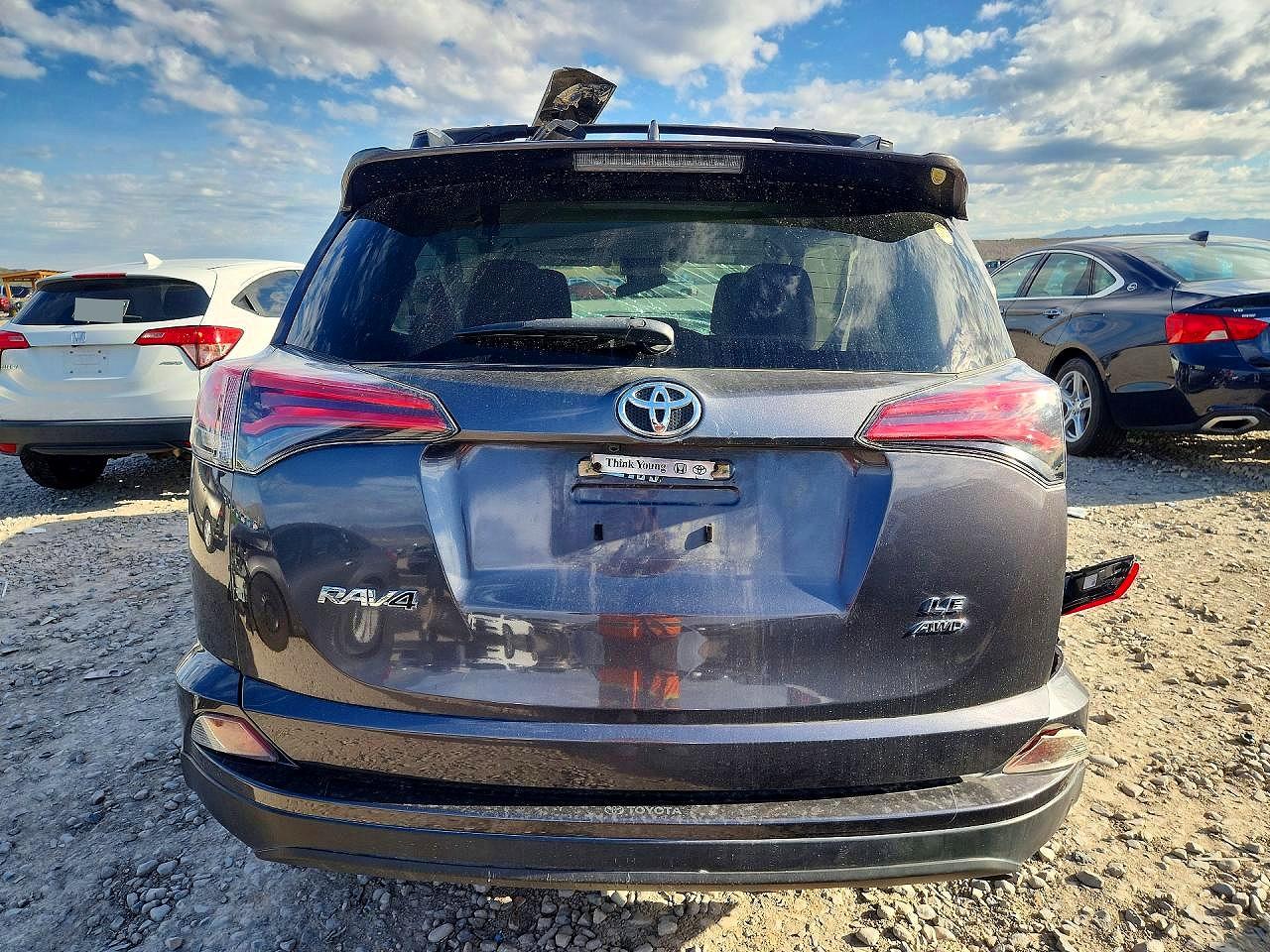 2017 Toyota Rav4 Le Серый vin: JTMBFREV6HJ172085