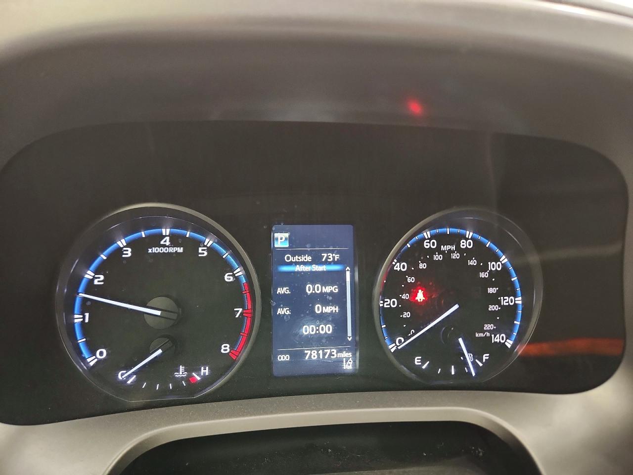 2018 Toyota Rav4 Le White vin: JTMBFREV6JJ232730