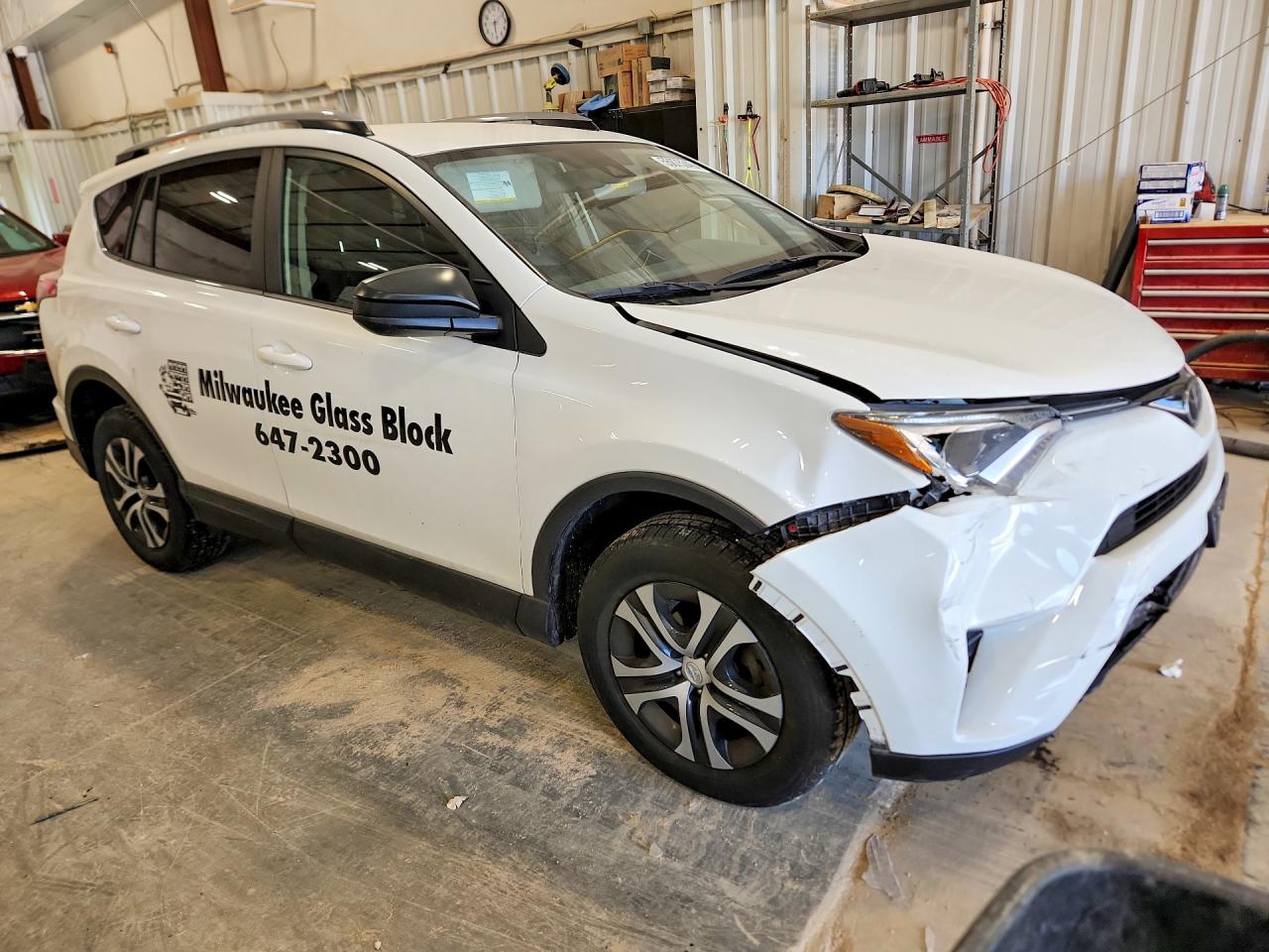 2018 Toyota Rav4 Le White vin: JTMBFREV6JJ232730