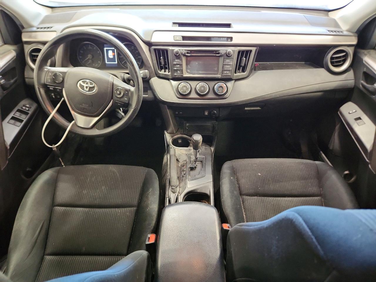 2018 Toyota Rav4 Le White vin: JTMBFREV6JJ232730