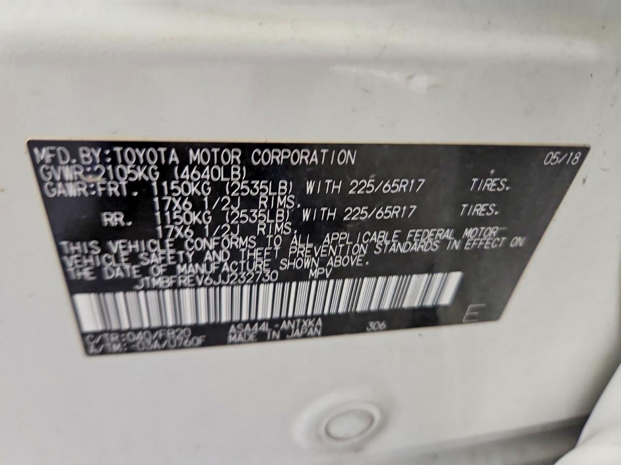 2018 Toyota Rav4 Le White vin: JTMBFREV6JJ232730