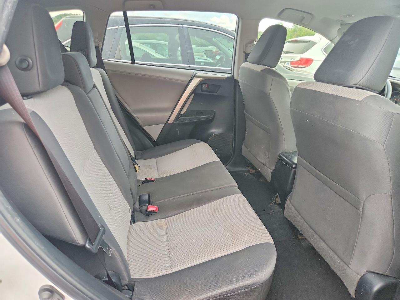 2013 Toyota Rav4 Le White vin: JTMBFREV7D5019556