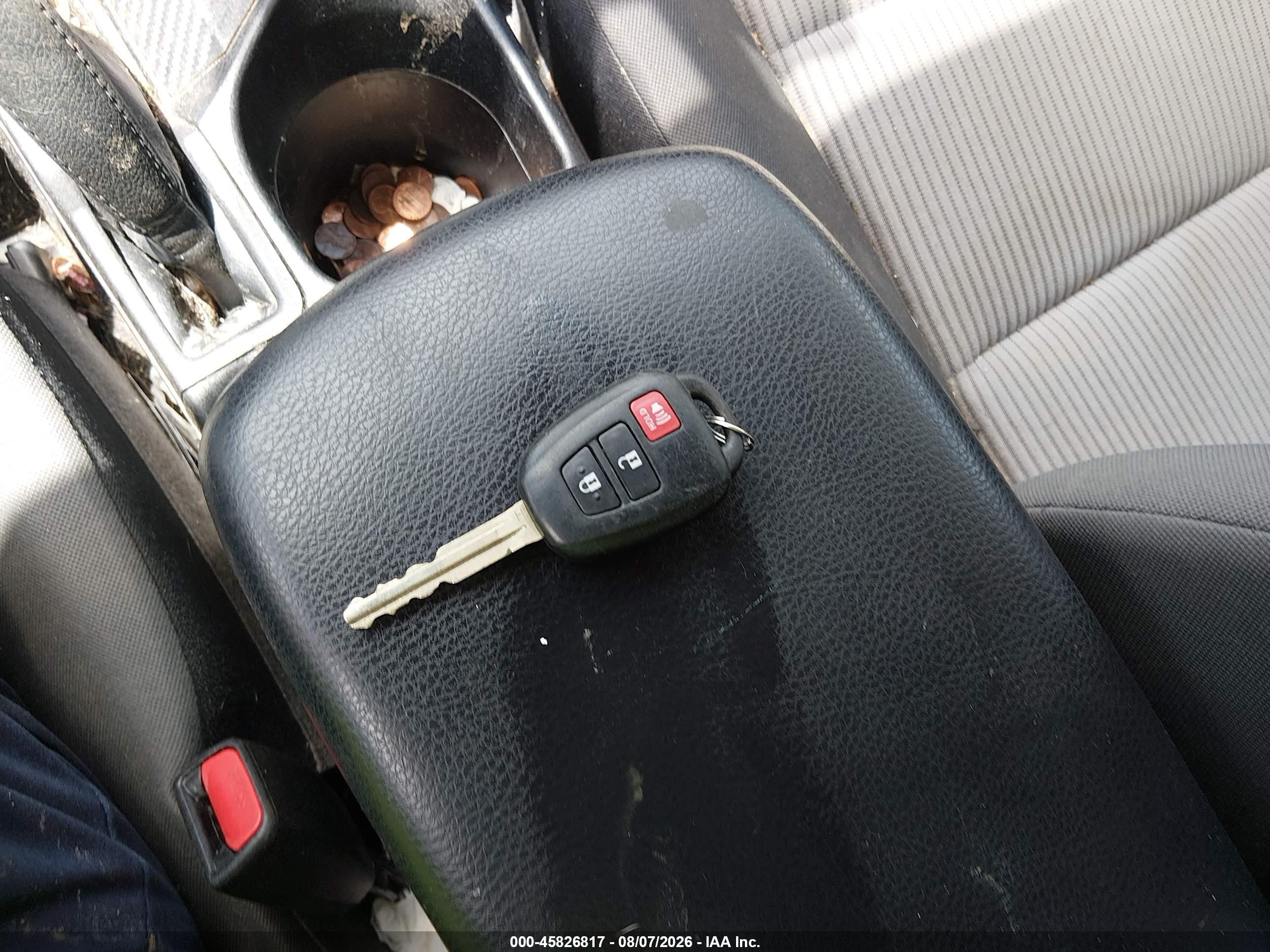 2013 Toyota Rav4 Le Silver vin: JTMBFREV7DD012614