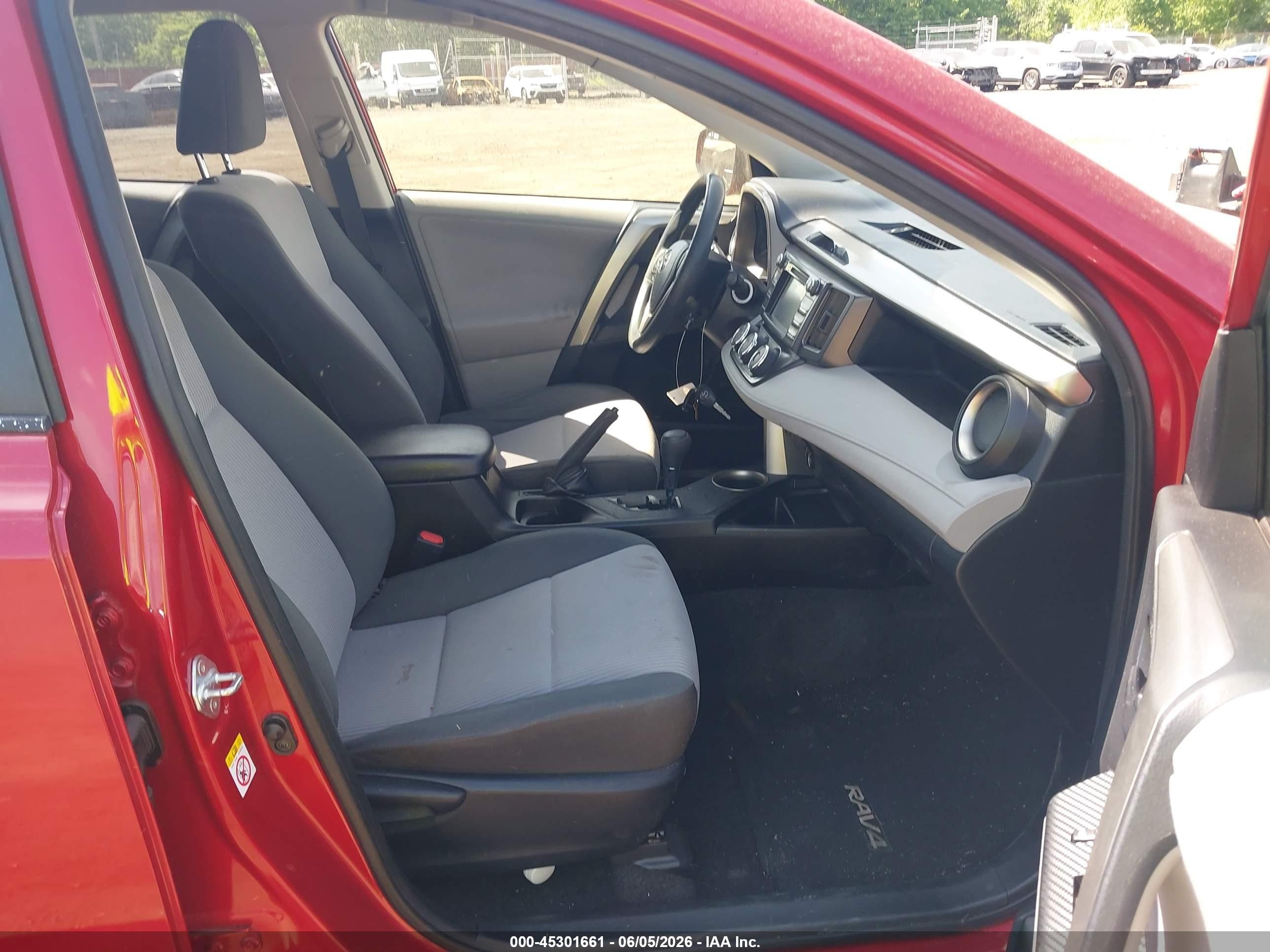 2013 Toyota Rav4 Le Red vin: JTMBFREV7DD027551