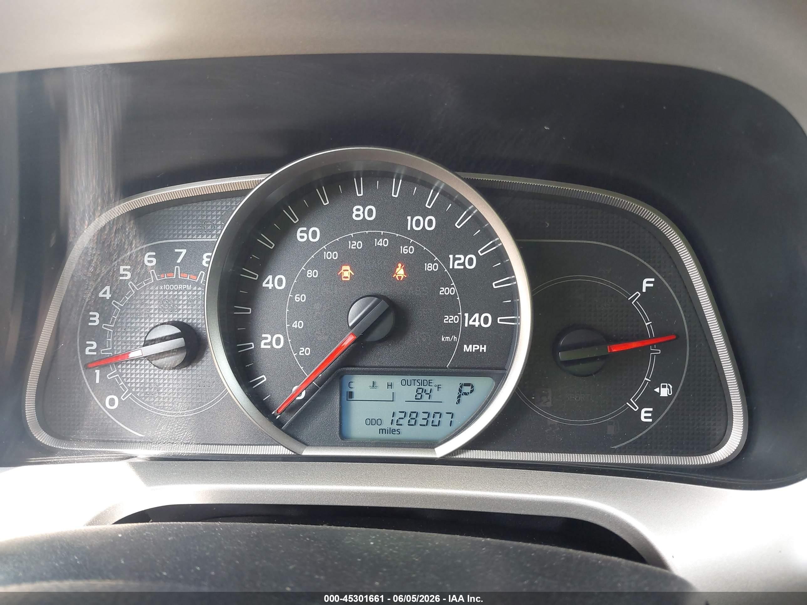 2013 Toyota Rav4 Le Red vin: JTMBFREV7DD027551