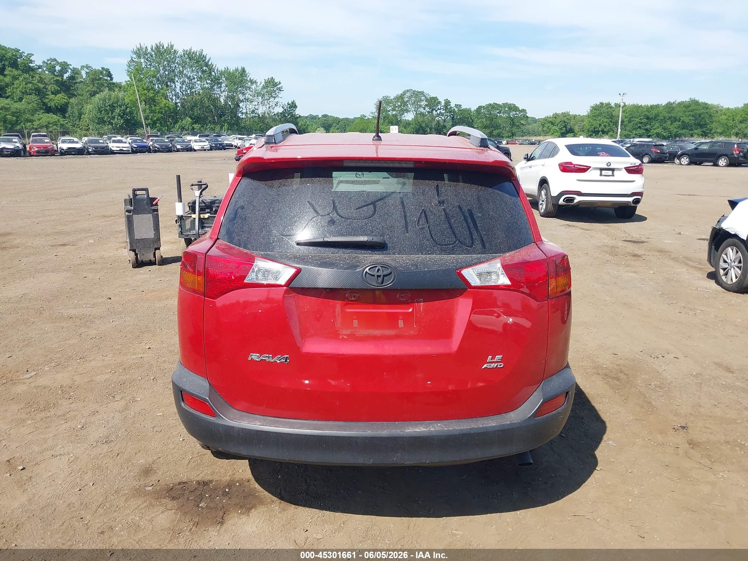 2013 Toyota Rav4 Le Red vin: JTMBFREV7DD027551