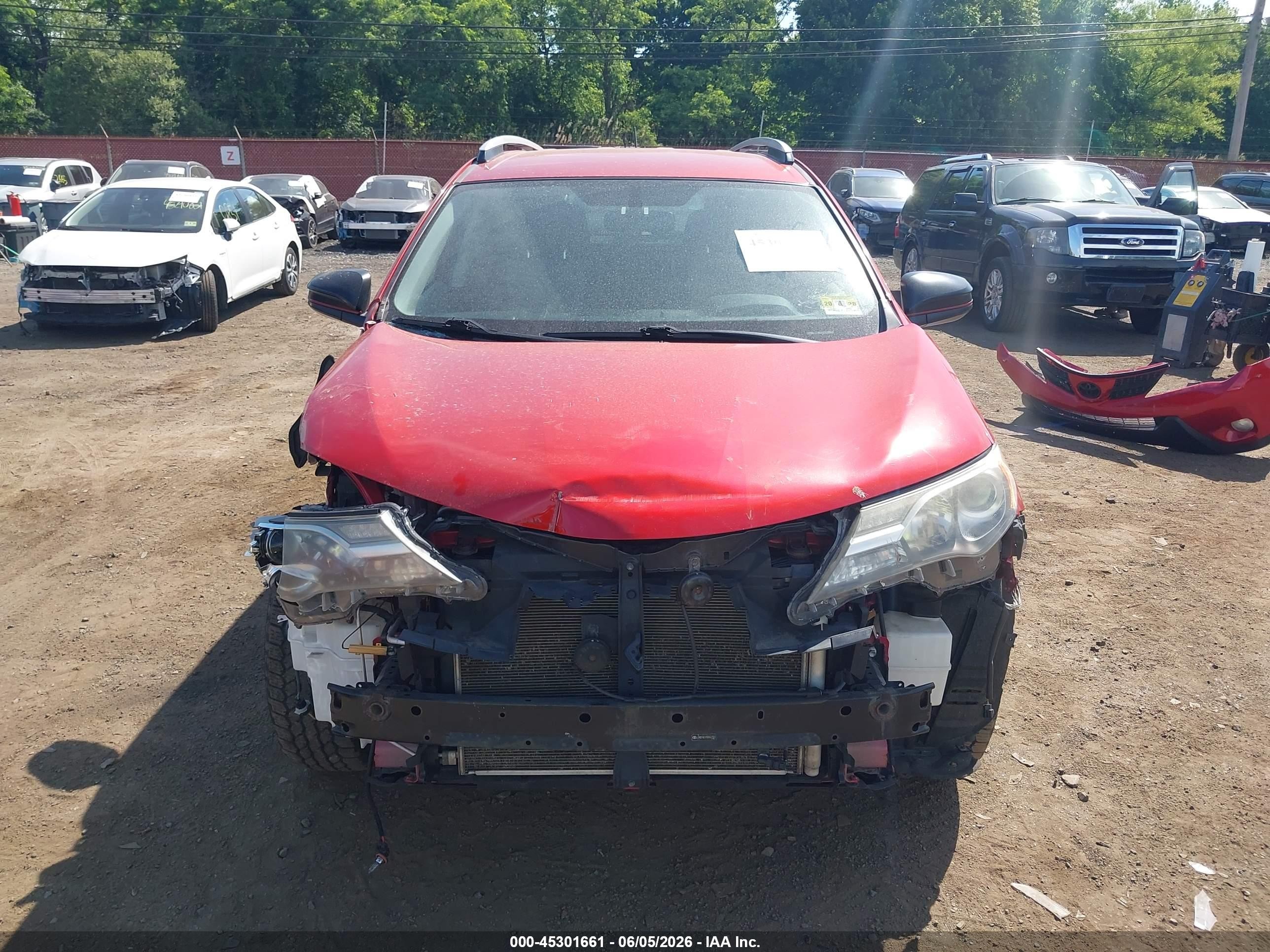 2013 Toyota Rav4 Le Red vin: JTMBFREV7DD027551