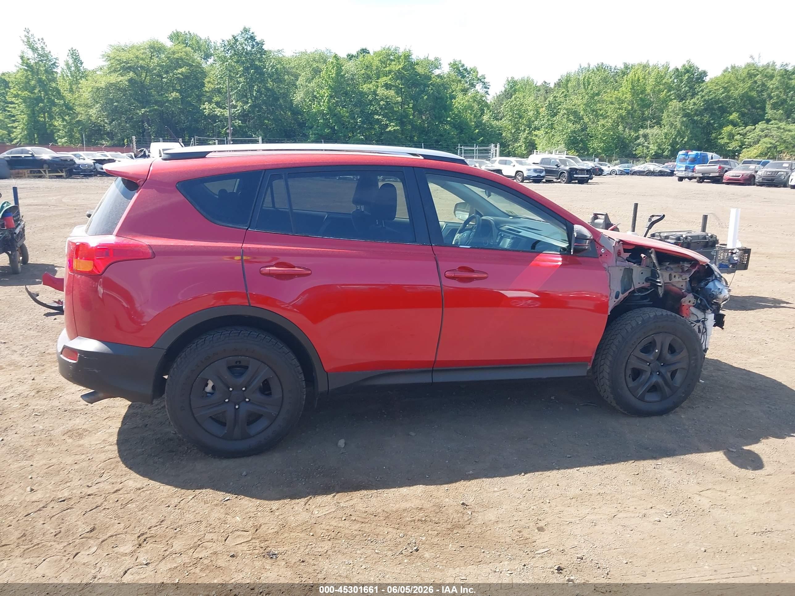 2013 Toyota Rav4 Le Red vin: JTMBFREV7DD027551