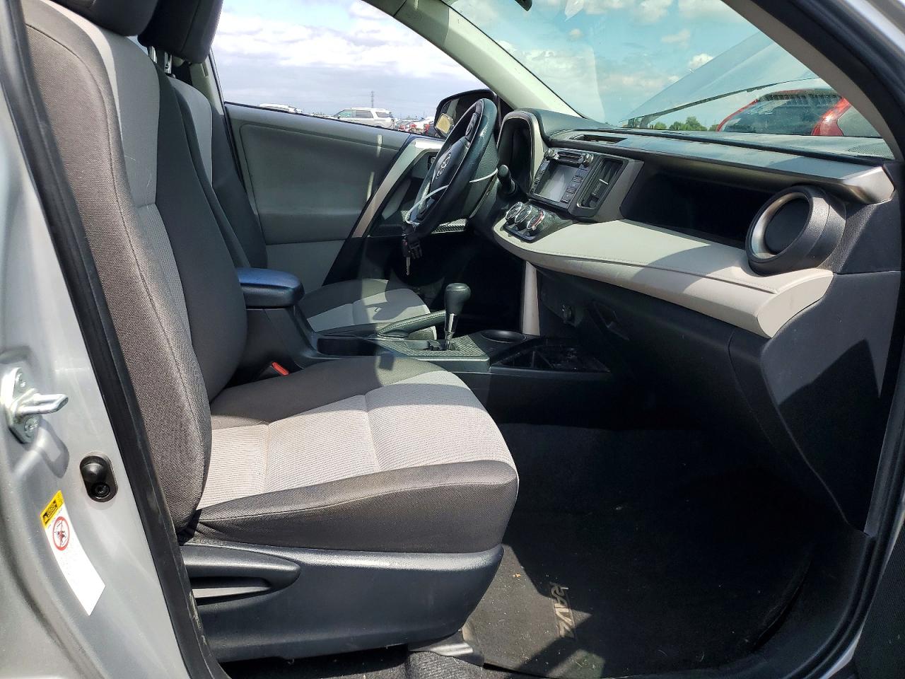 2013 Toyota Rav4 Le Silver vin: JTMBFREV7DD040817