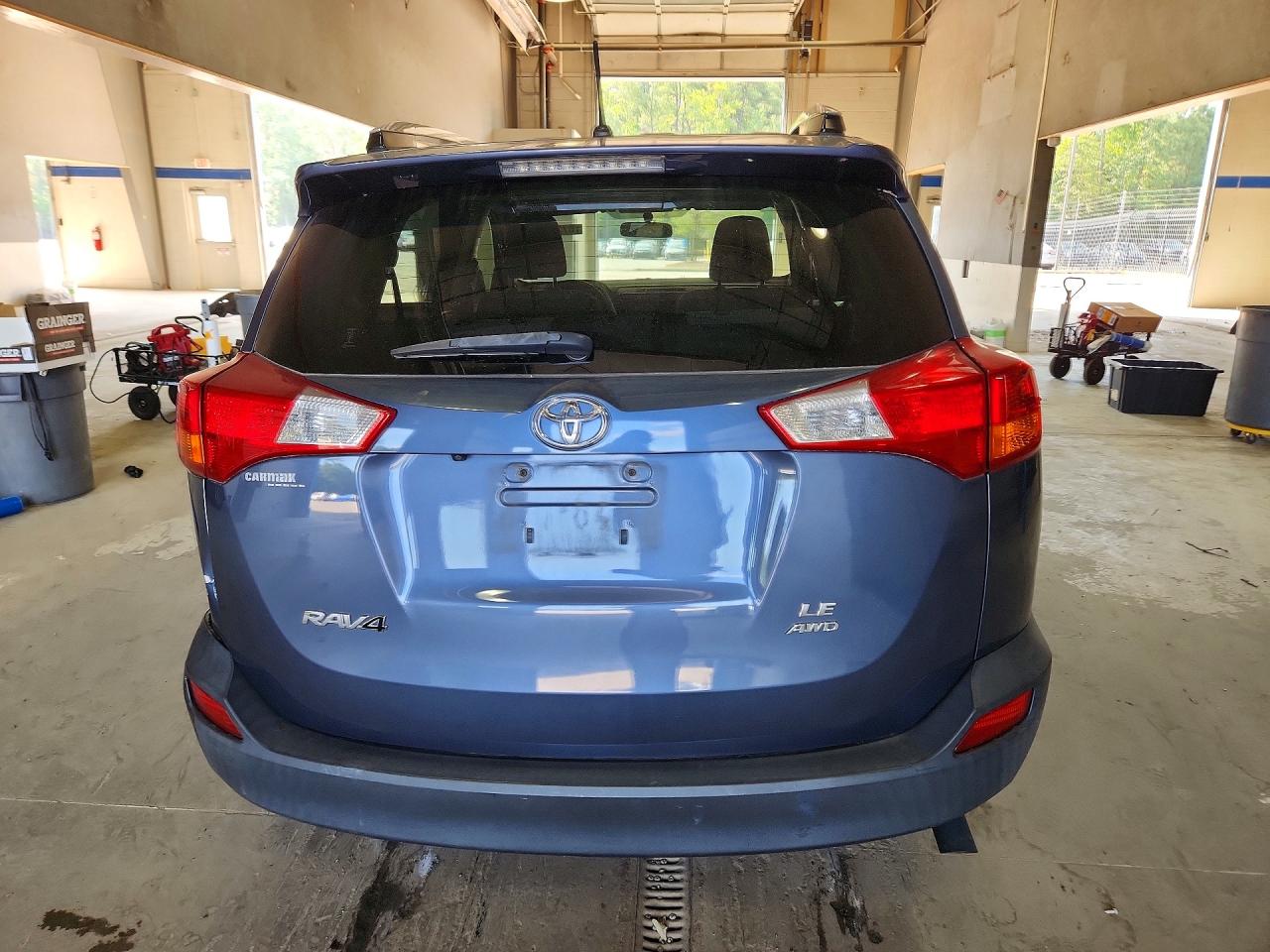 2014 Toyota Rav4 Le Blue vin: JTMBFREV7ED062656