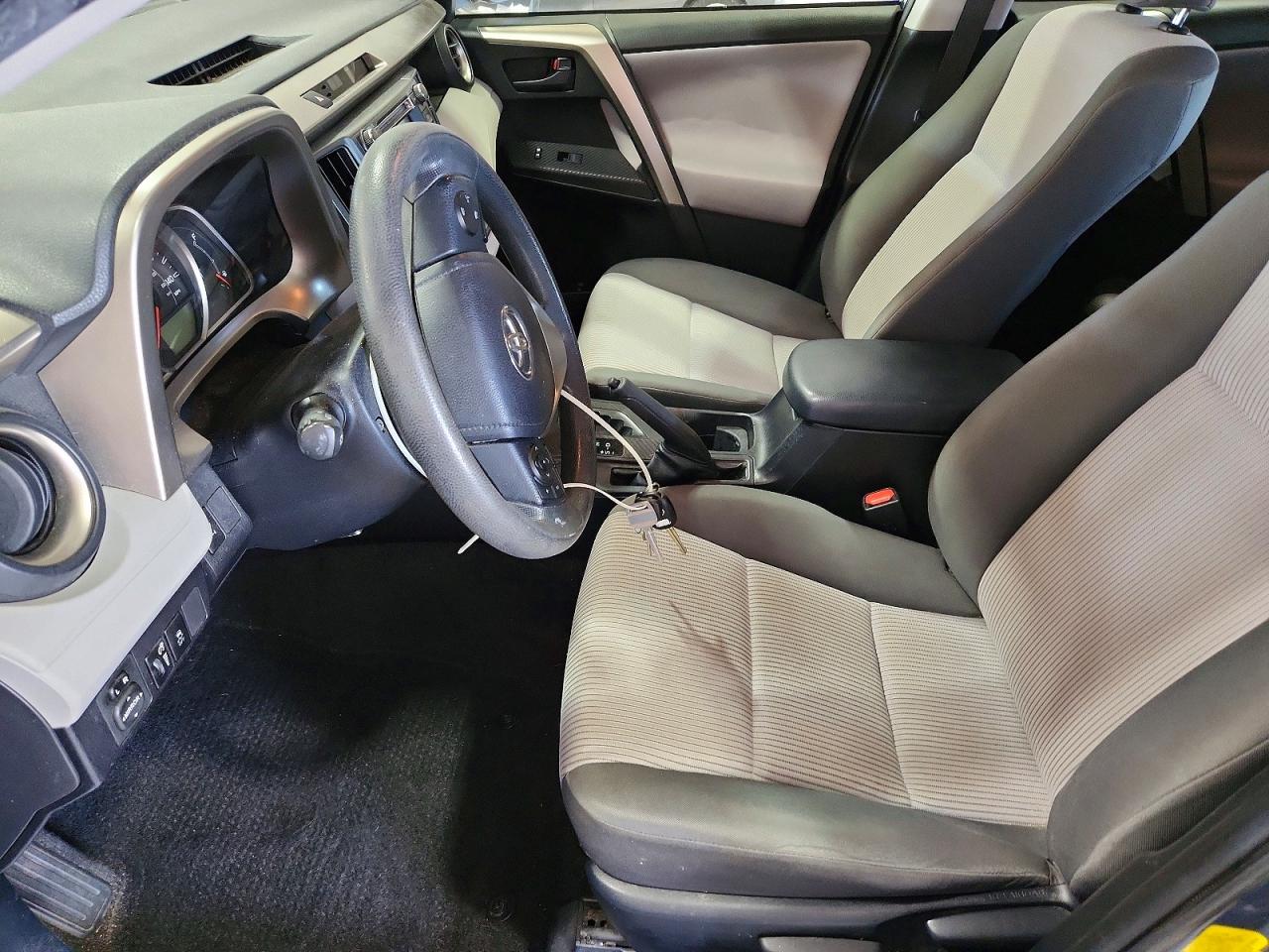 2014 Toyota Rav4 Le Blue vin: JTMBFREV7ED062656