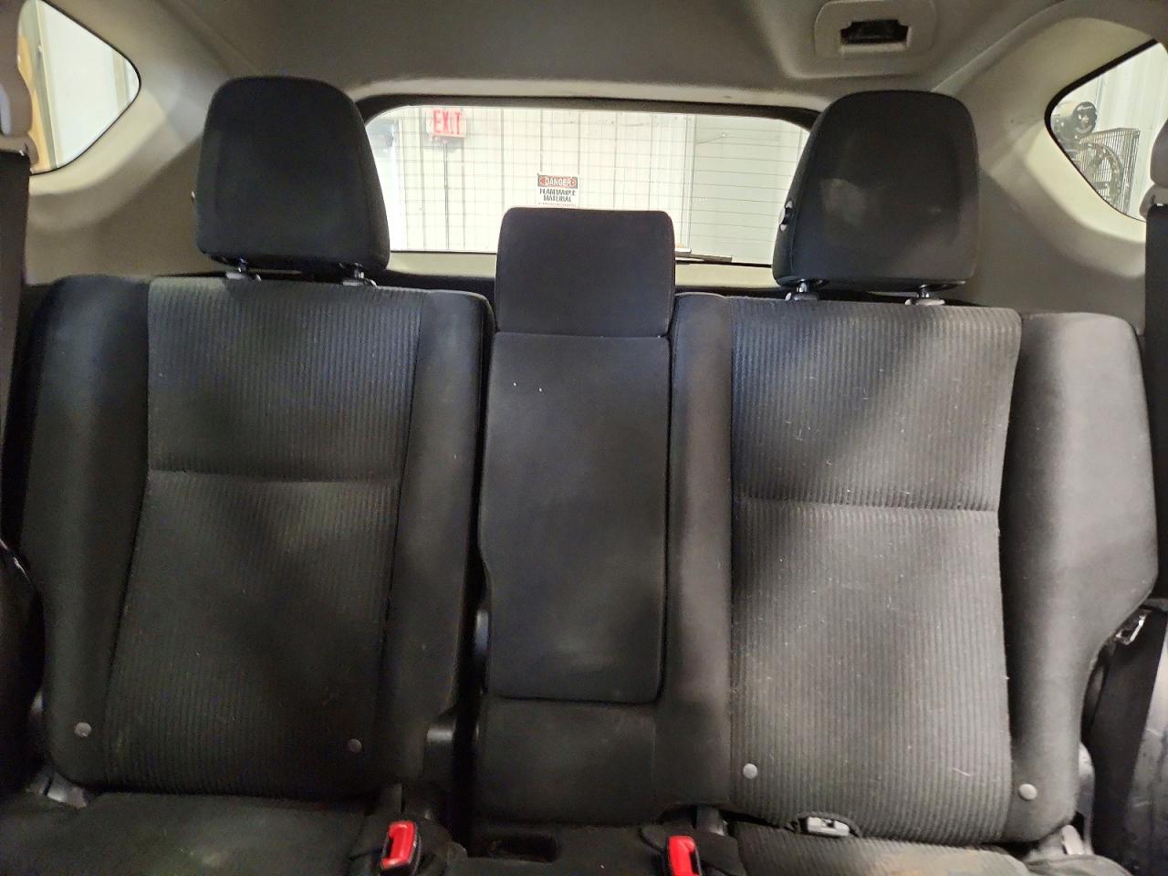 2014 Toyota Rav4 Le Серебряный vin: JTMBFREV7ED064987