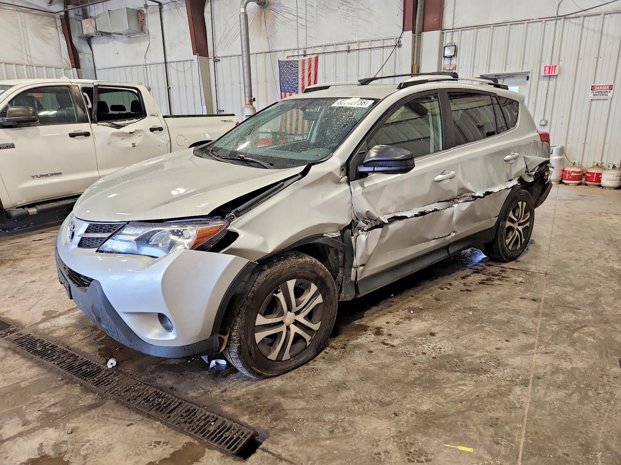 2014 Toyota Rav4 Le Серебряный vin: JTMBFREV7ED064987