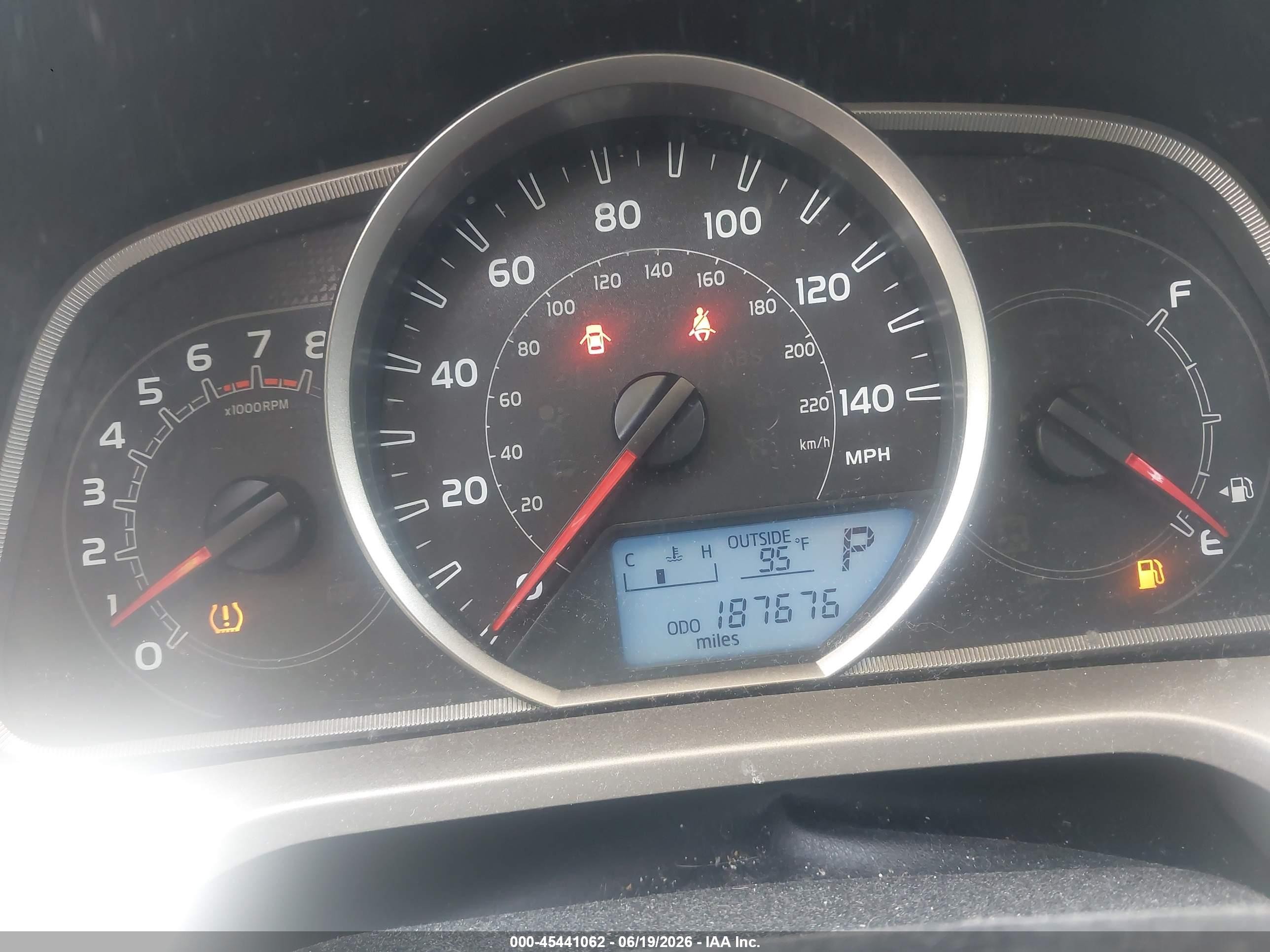 2014 Toyota Rav4 Le Gray vin: JTMBFREV7ED068652