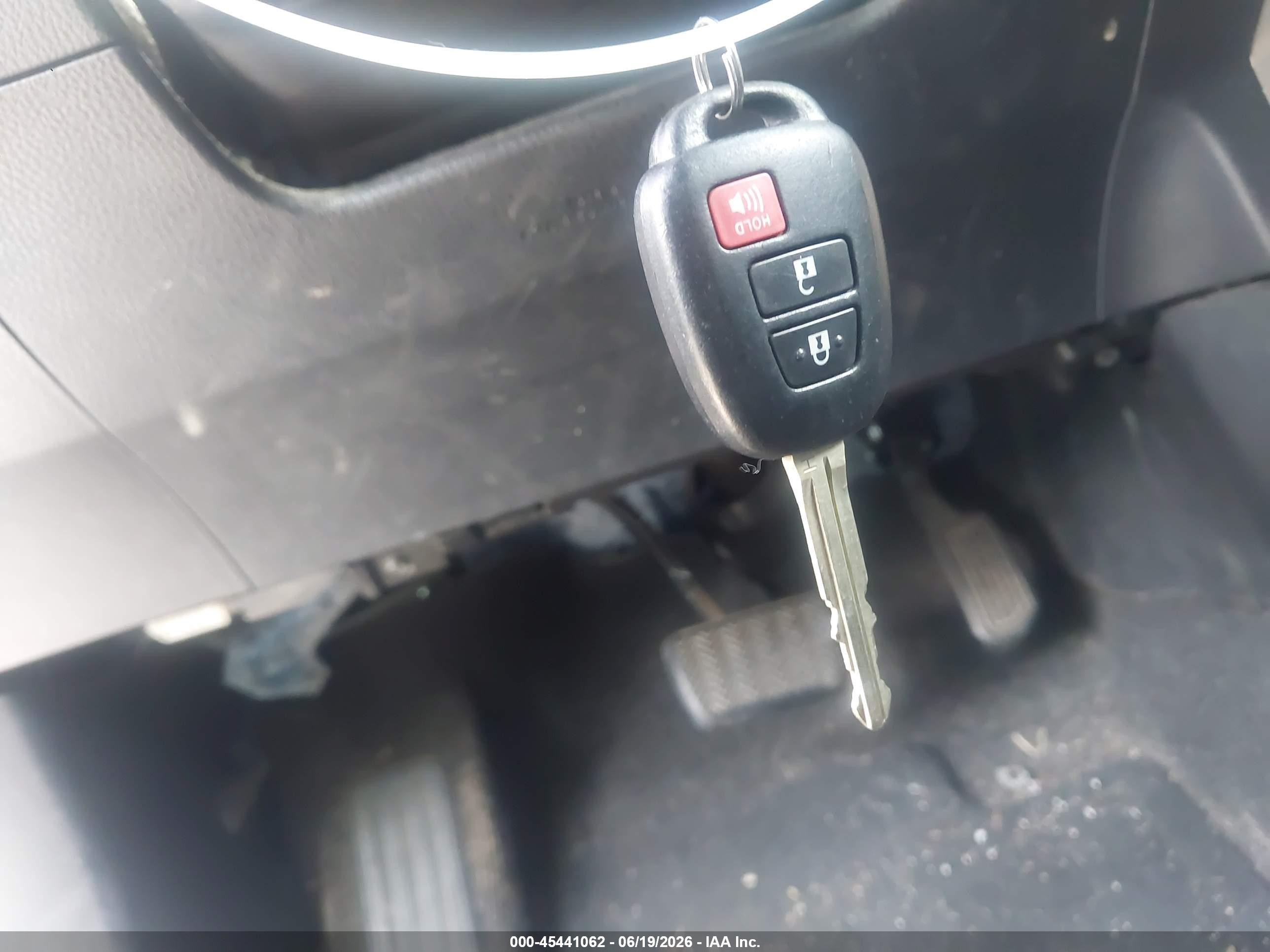 2014 Toyota Rav4 Le Gray vin: JTMBFREV7ED068652