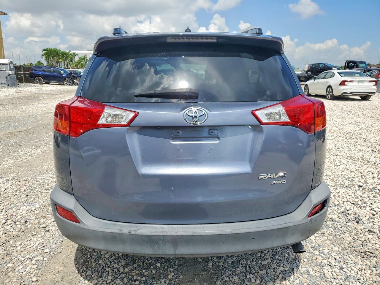 2014 Toyota Rav4 Le Gray vin: JTMBFREV7ED071857