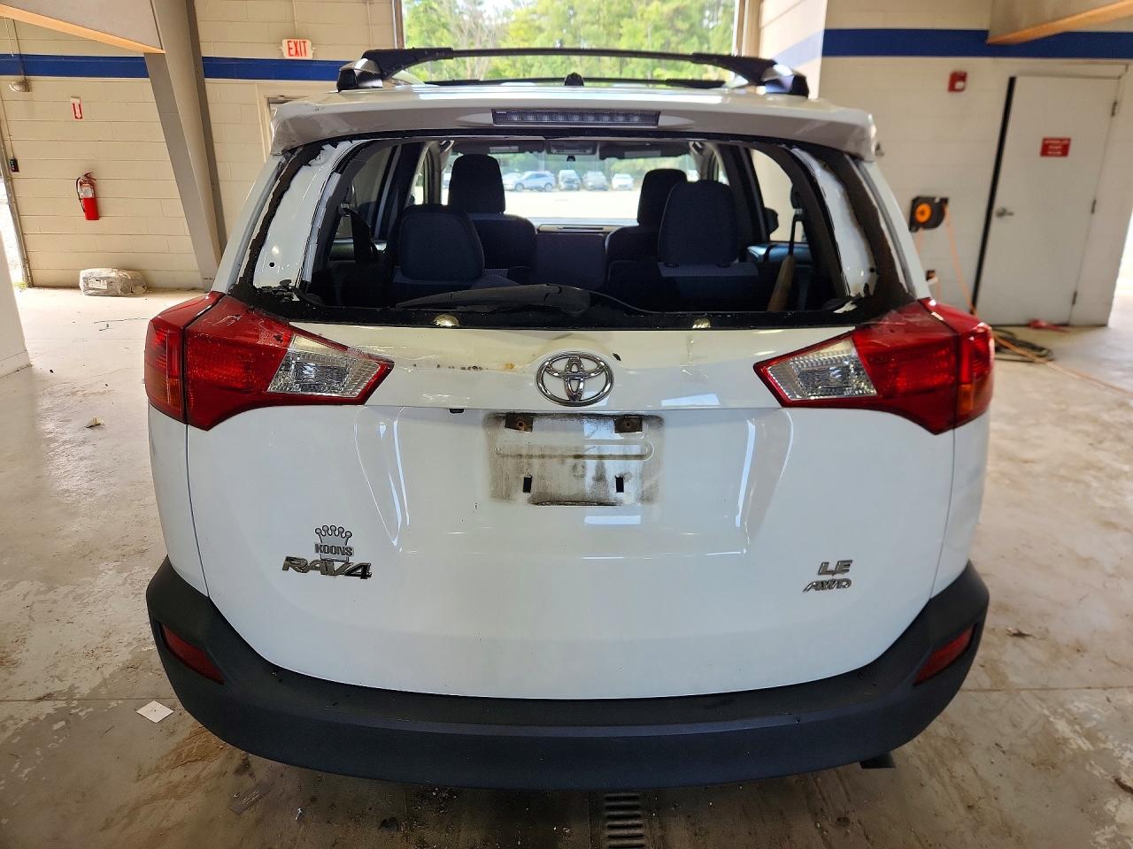 2014 Toyota Rav4 Le Белый vin: JTMBFREV7EJ003401