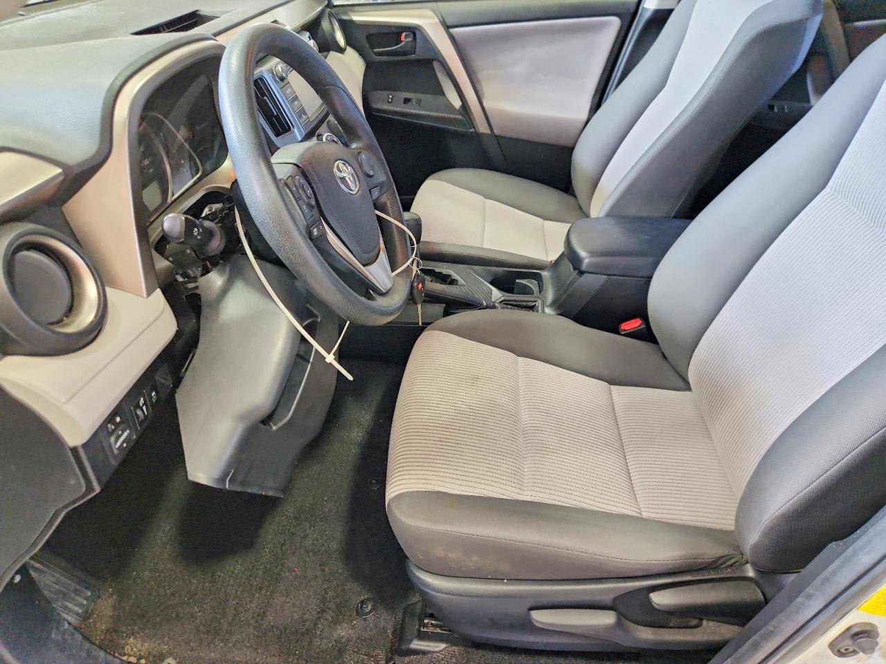 2014 Toyota Rav4 Le Белый vin: JTMBFREV7EJ003401
