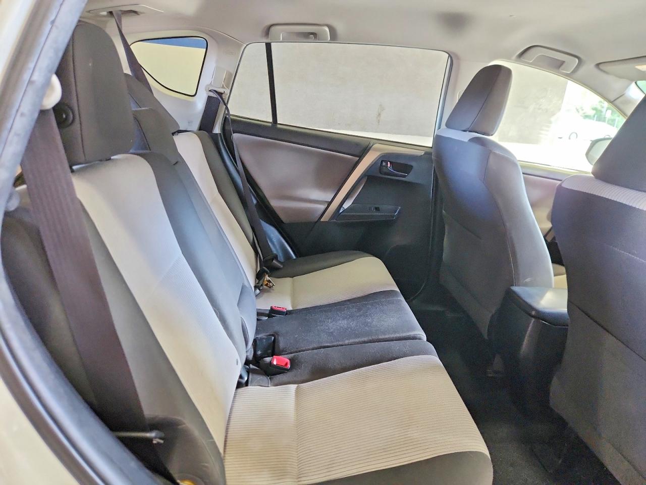2014 Toyota Rav4 Le Белый vin: JTMBFREV7EJ003401