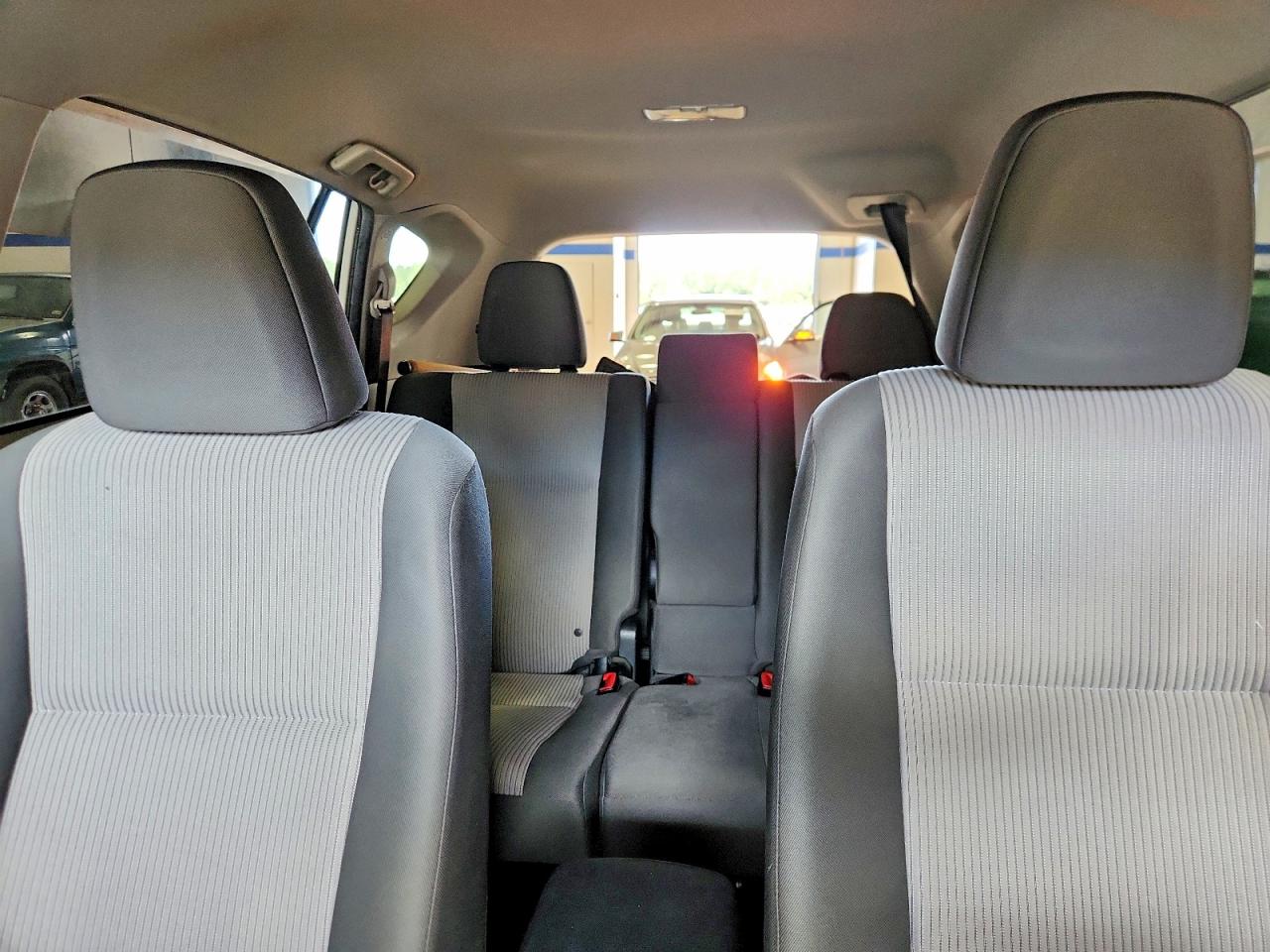 2014 Toyota Rav4 Le Белый vin: JTMBFREV7EJ003401
