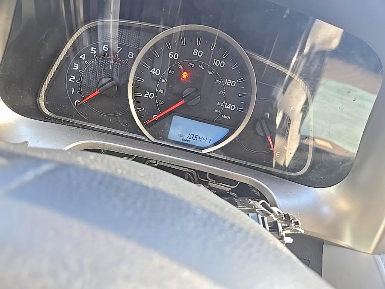 2014 Toyota Rav4 Le Белый vin: JTMBFREV7EJ003401