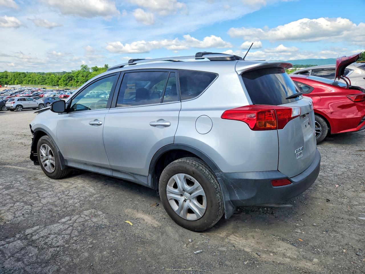 2014 Toyota Rav4 Le Silver vin: JTMBFREV7EJ007237
