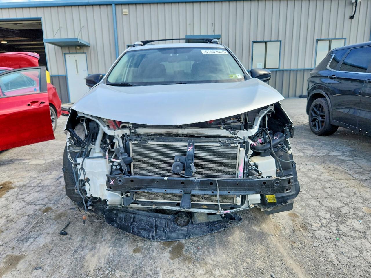 2014 Toyota Rav4 Le Silver vin: JTMBFREV7EJ007237
