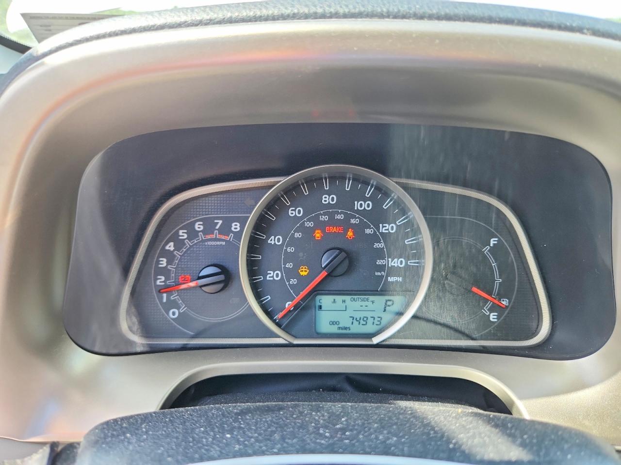 2014 Toyota Rav4 Le Silver vin: JTMBFREV7EJ007237