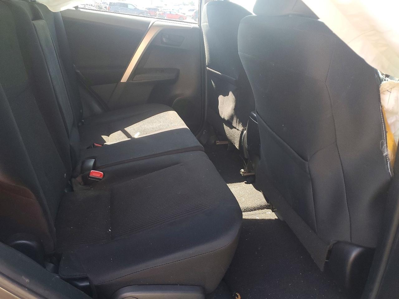 2015 Toyota Rav4 Le Tan vin: JTMBFREV7FD116006