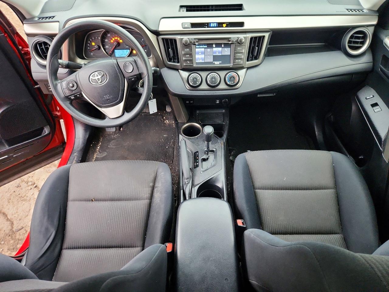2015 Toyota Rav4 Le Red vin: JTMBFREV7FD122226