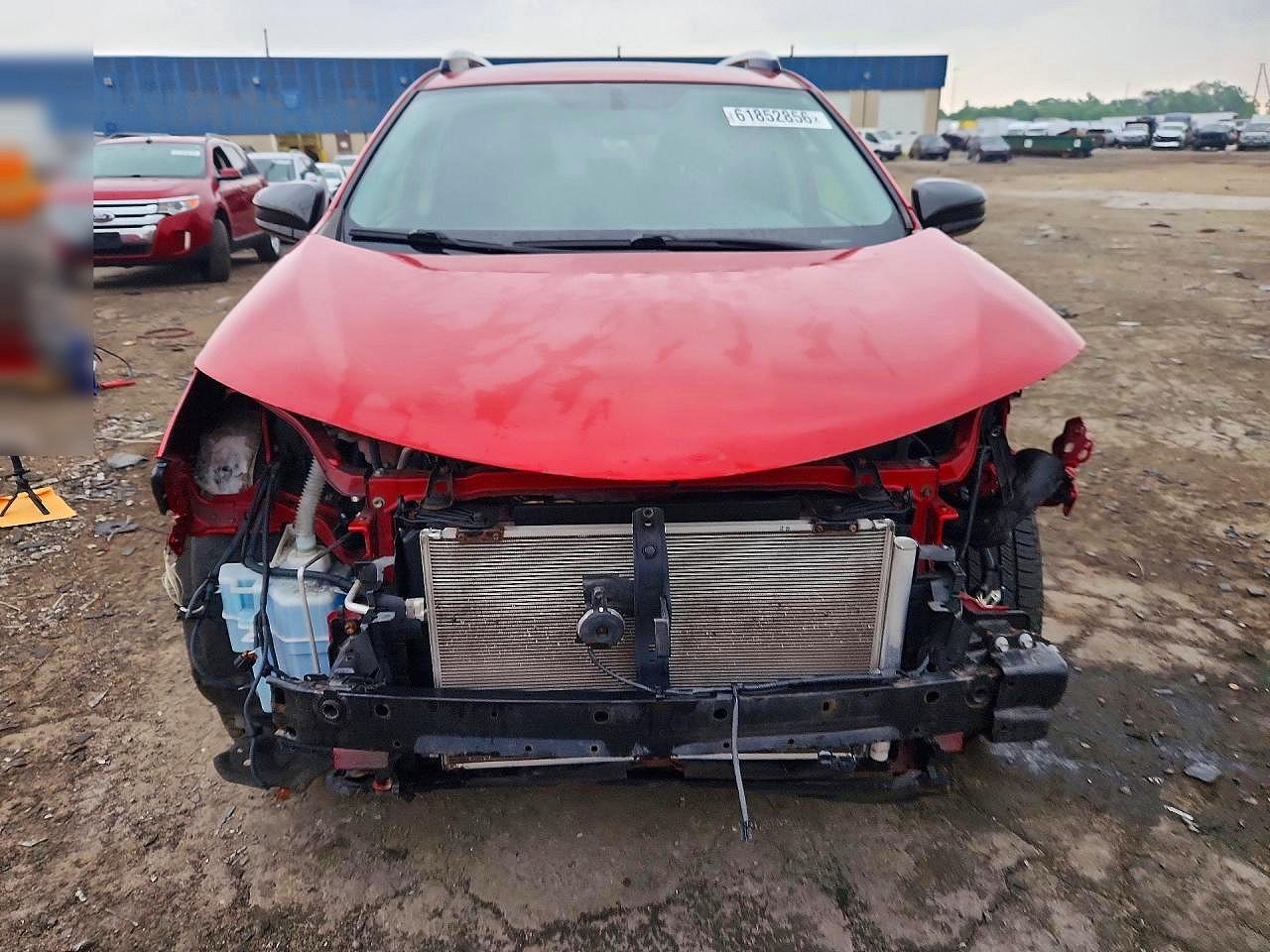 2015 Toyota Rav4 Le Red vin: JTMBFREV7FD122226