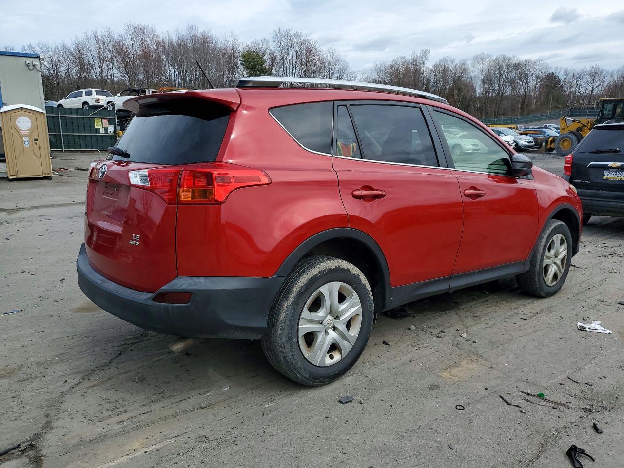 2015 Toyota Rav4 Le Red vin: JTMBFREV7FD158093