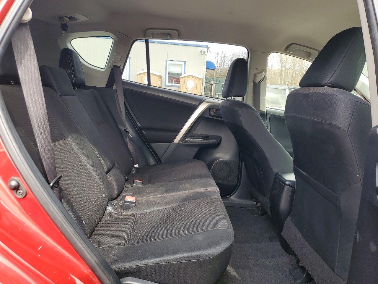2015 Toyota Rav4 Le Red vin: JTMBFREV7FD158093