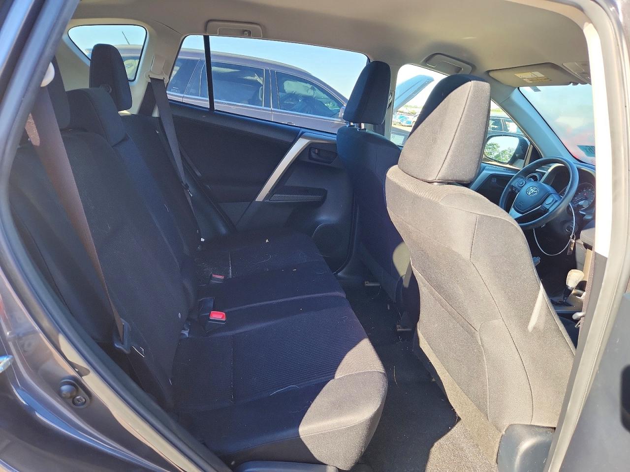 2015 Toyota Rav4 Le Gray vin: JTMBFREV7FJ024153