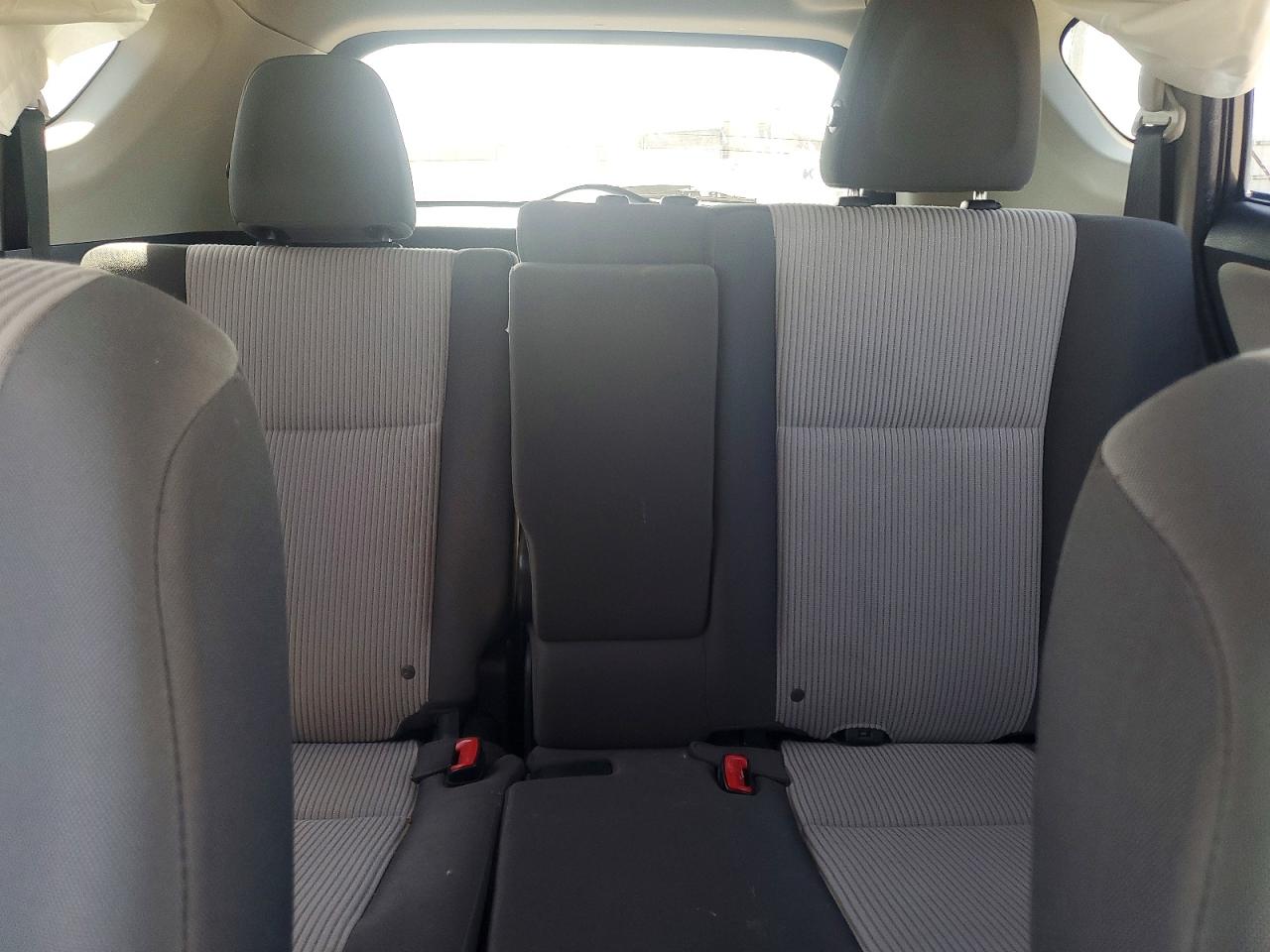 2015 Toyota Rav4 Le Gray vin: JTMBFREV7FJ030969