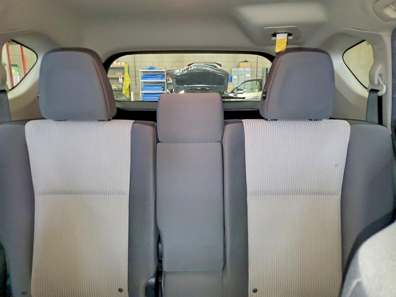 2015 Toyota Rav4 Le Awd Белый vin: JTMBFREV7FJ044368
