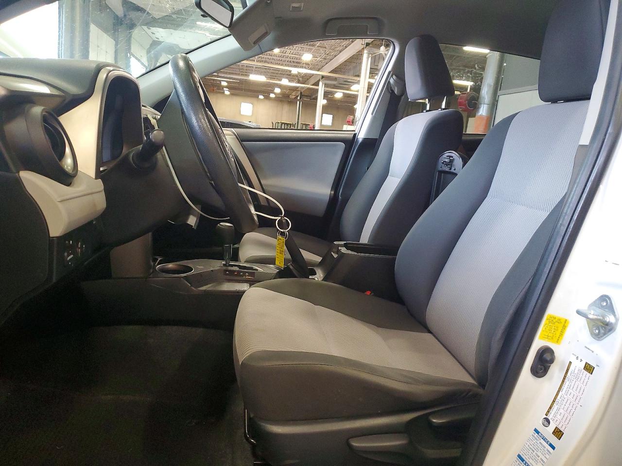 2015 Toyota Rav4 Le Awd Белый vin: JTMBFREV7FJ044368