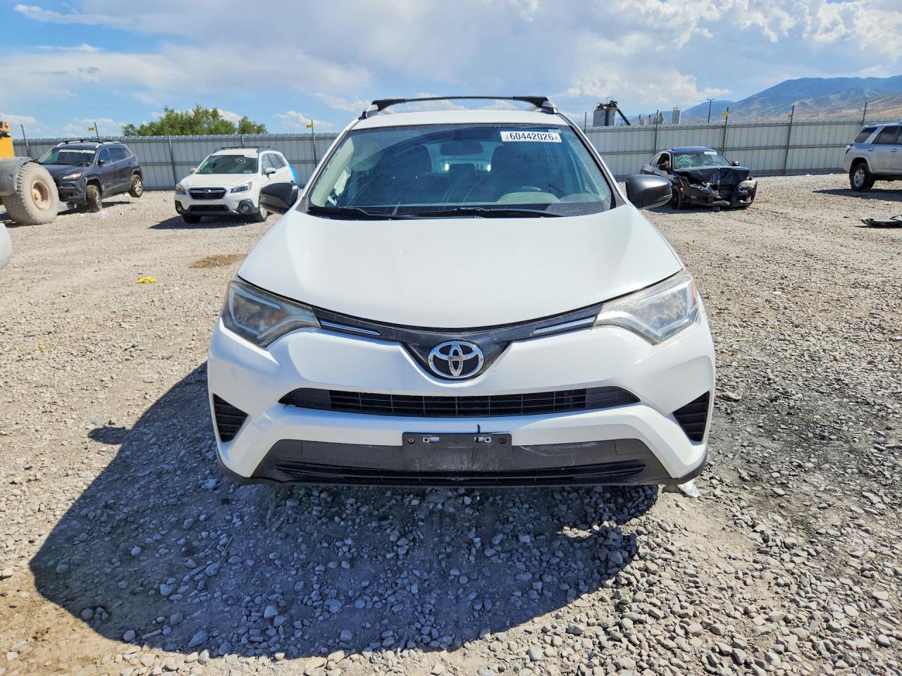 2016 Toyota Rav4 Le White vin: JTMBFREV7GD192178