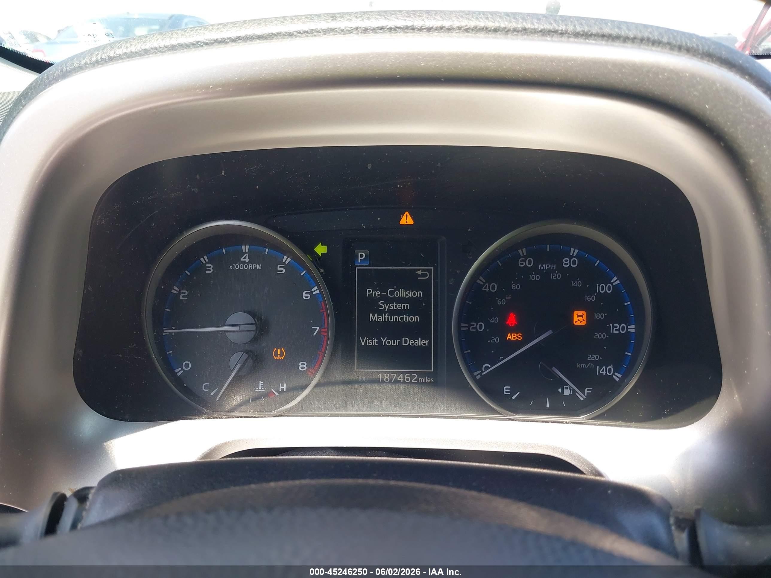 2018 Toyota Rav4 Le Синий vin: JTMBFREV7JJ187393
