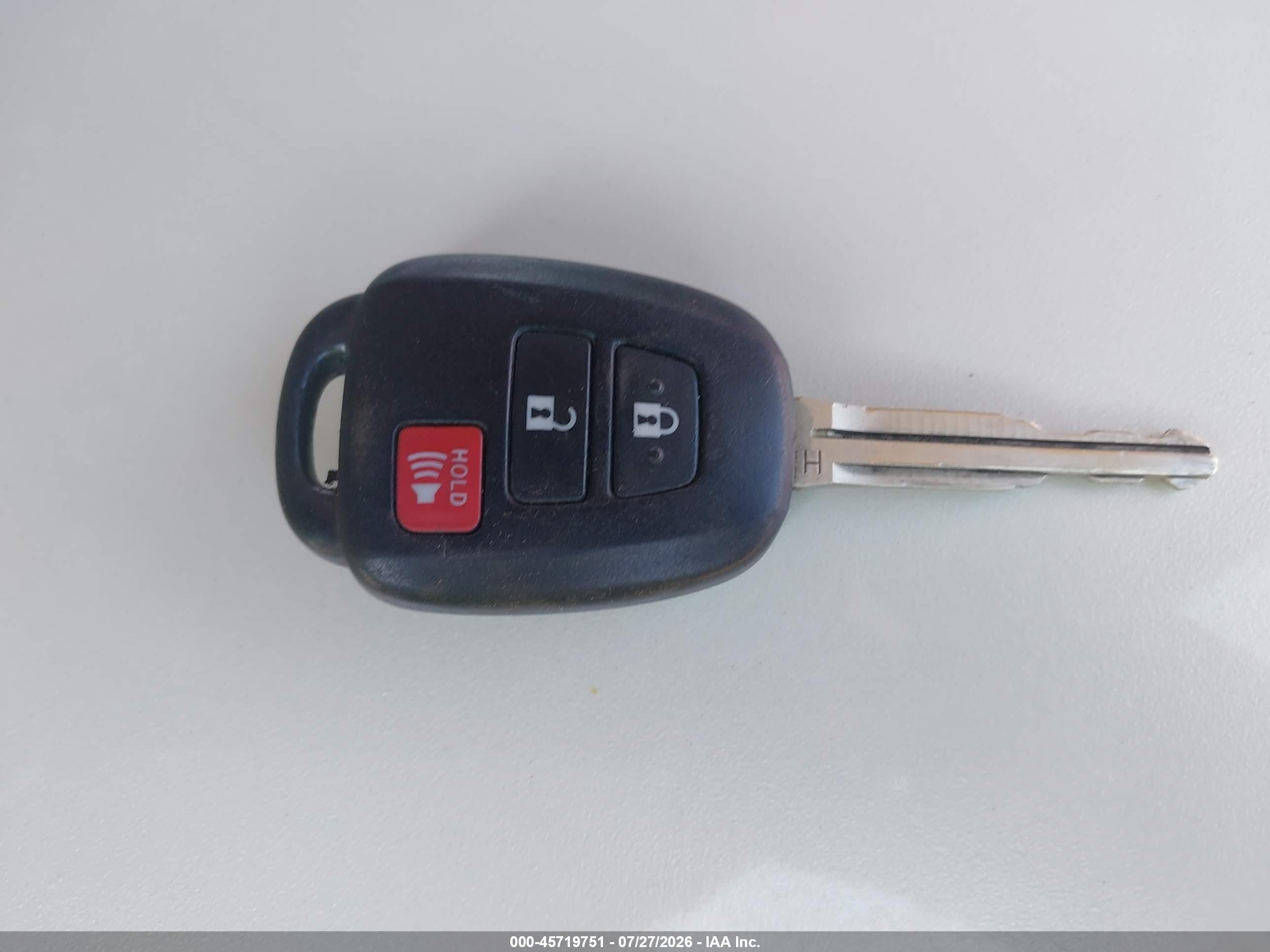 2013 Toyota Rav4 Le Blue vin: JTMBFREV8D5001454