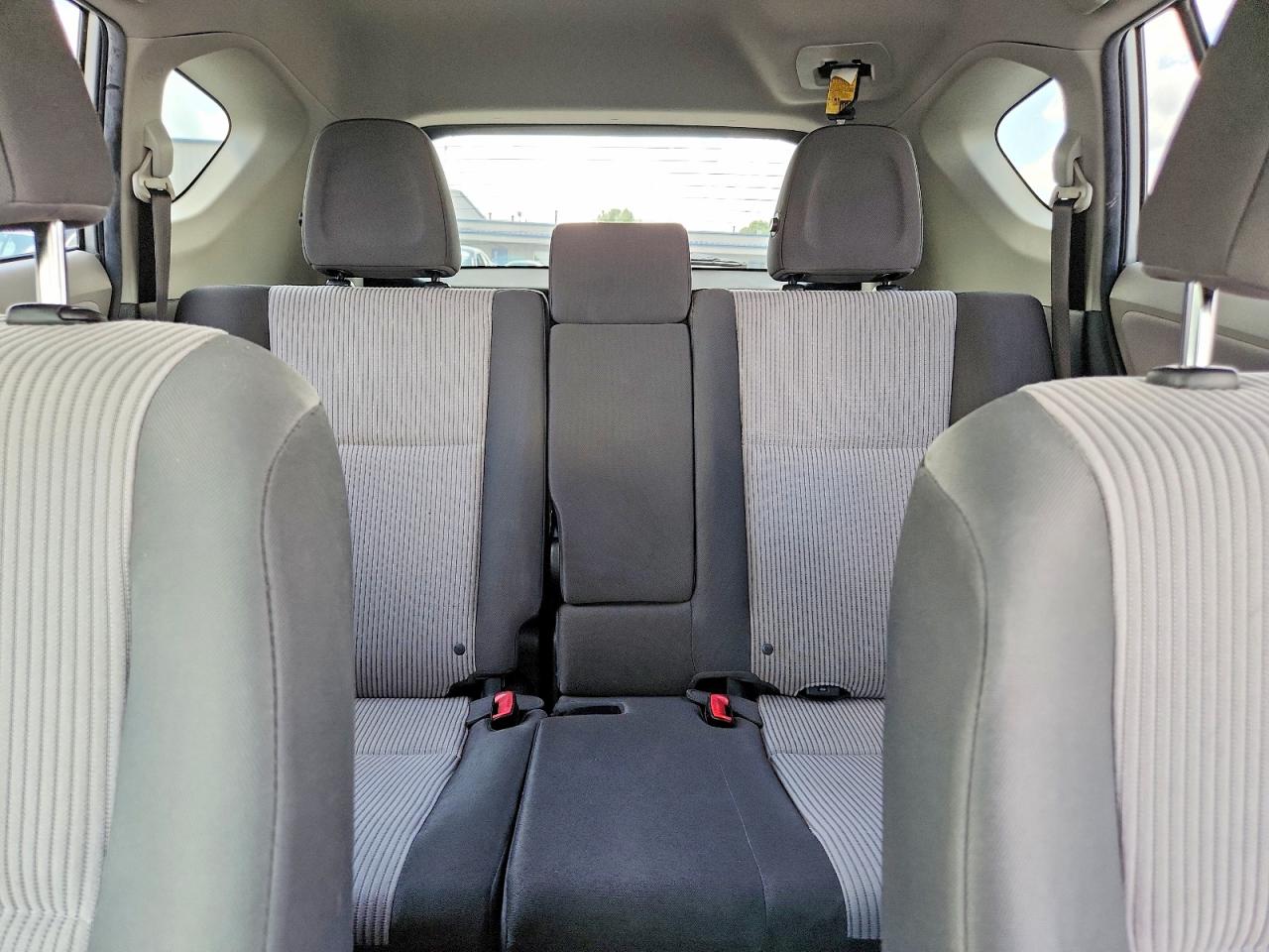 2013 Toyota Rav4 Le Silver vin: JTMBFREV8D5008727