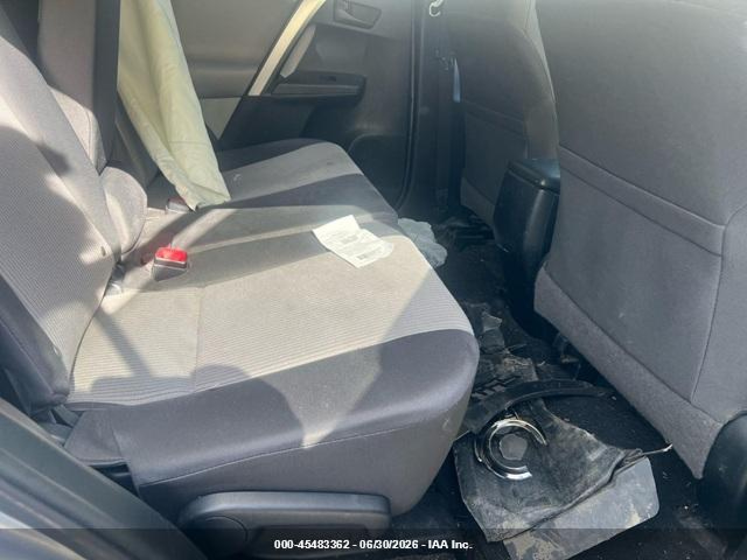 2013 Toyota Rav4 Le Silver vin: JTMBFREV8DD021922