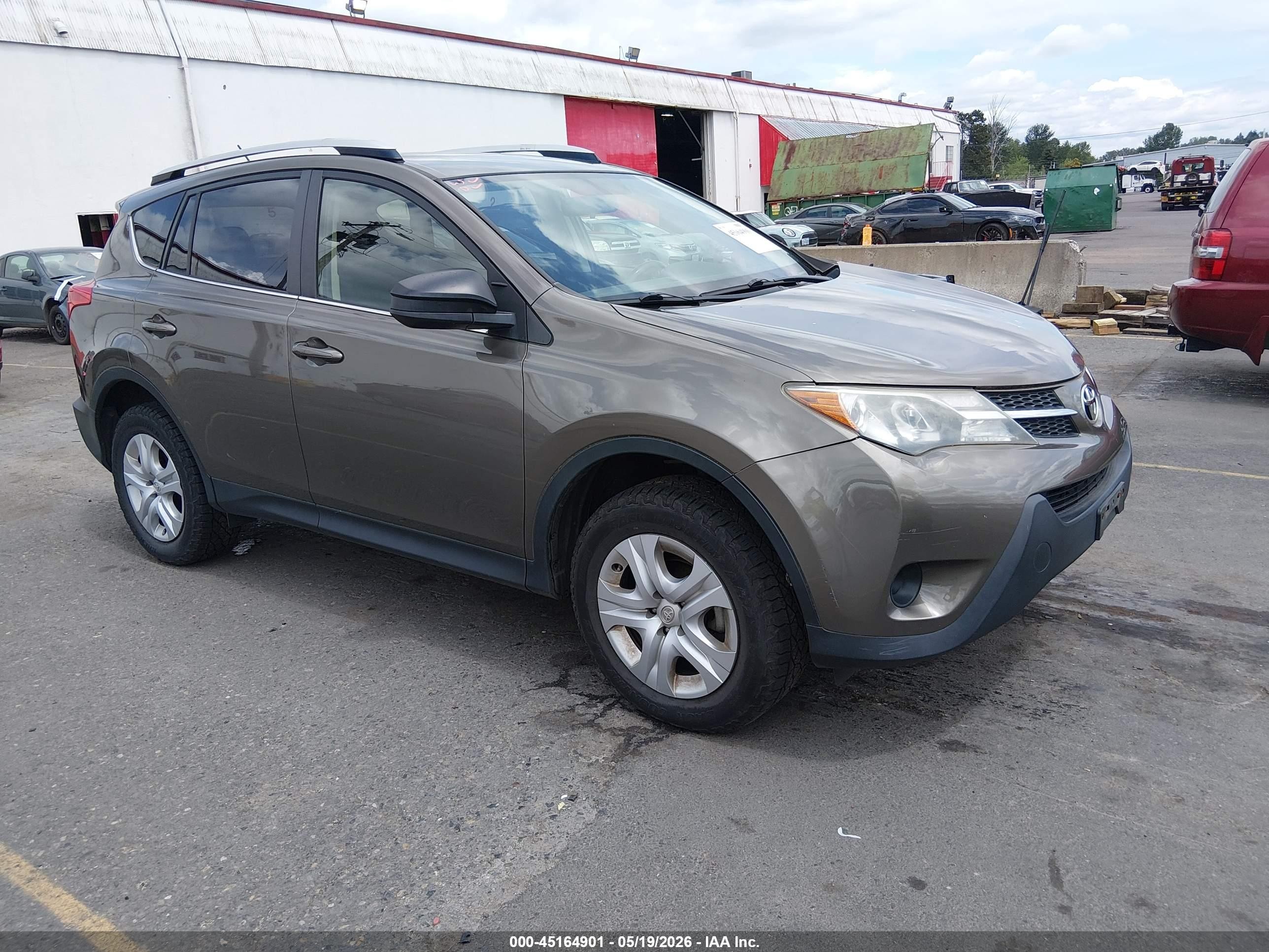 2014 Toyota Rav4 Le Beige vin: JTMBFREV8ED056008