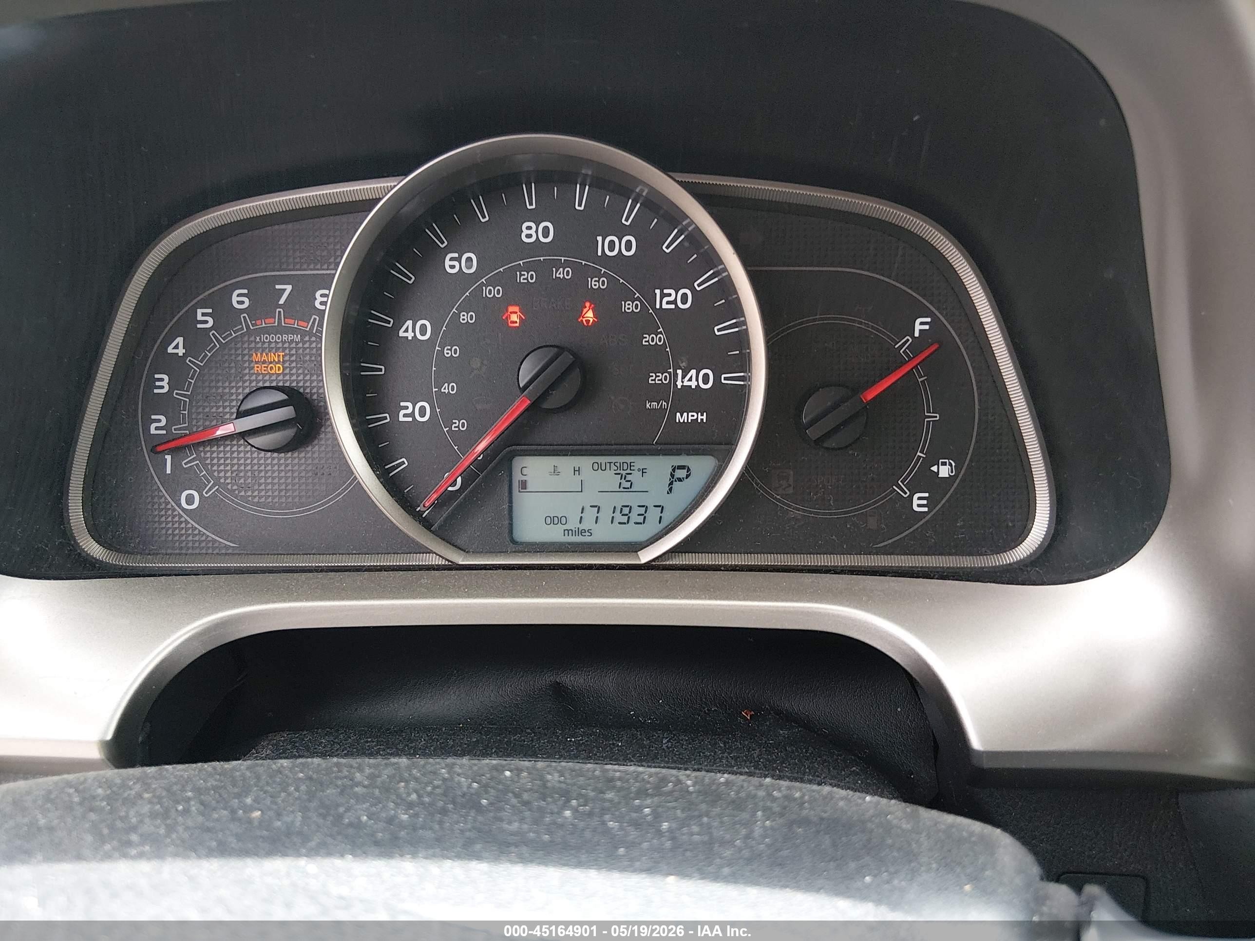 2014 Toyota Rav4 Le Beige vin: JTMBFREV8ED056008