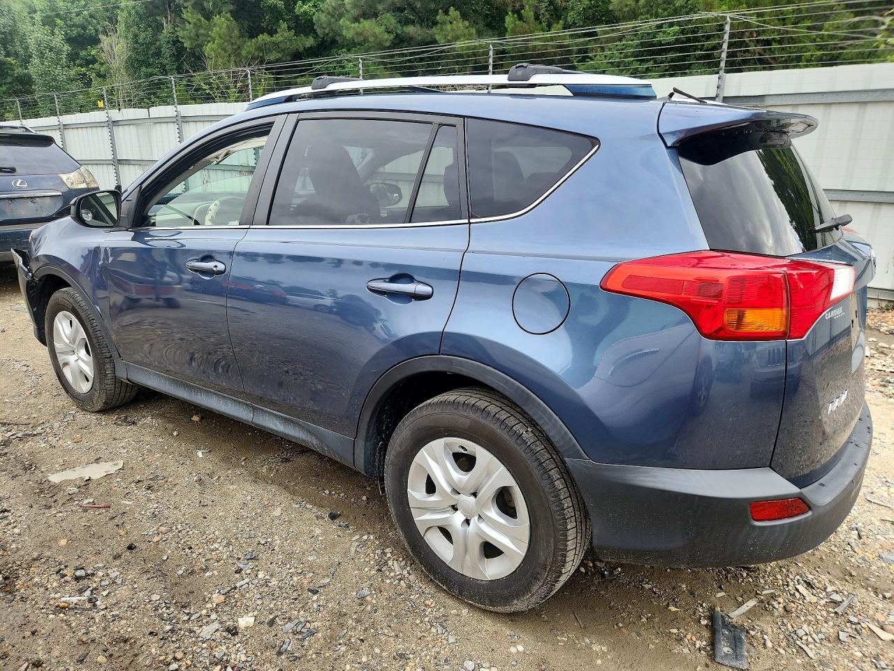 2014 Toyota Rav4 Le Blue vin: JTMBFREV8ED079630