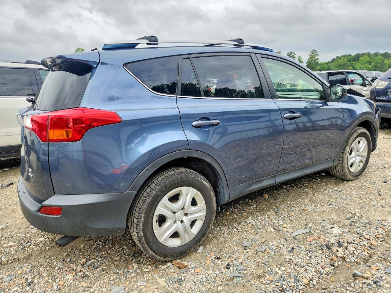 2014 Toyota Rav4 Le Blue vin: JTMBFREV8ED079630